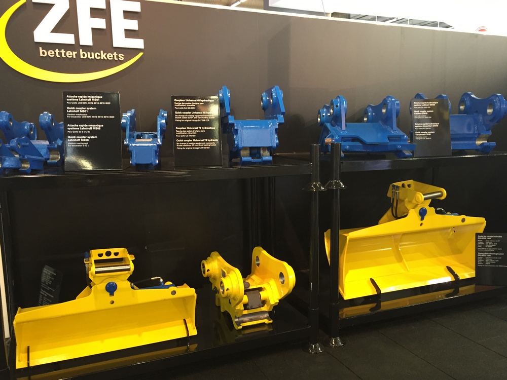 Schnellwechsel hydraulisch mechanisch Grabenräumlöffel schwenkbar