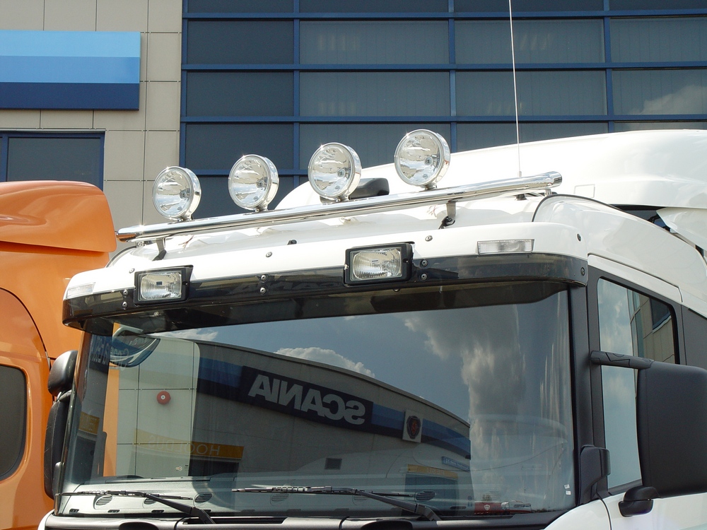 Scania R 2010 2014 Flachdach Scheinwerferbuegel Dachlampenbuegel Topbuegel mit Schellen